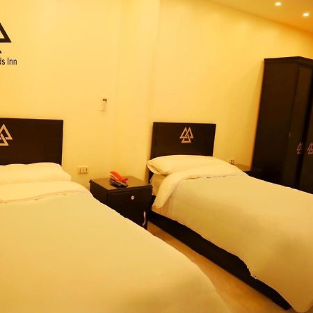 Pyramids And Sphinx Hotel El El Cairo Exterior foto