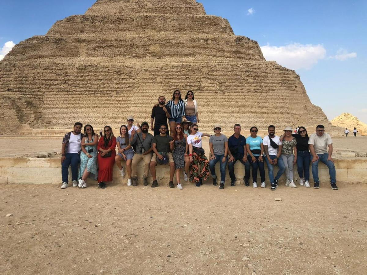 Pyramids And Sphinx Hotel El El Cairo Exterior foto